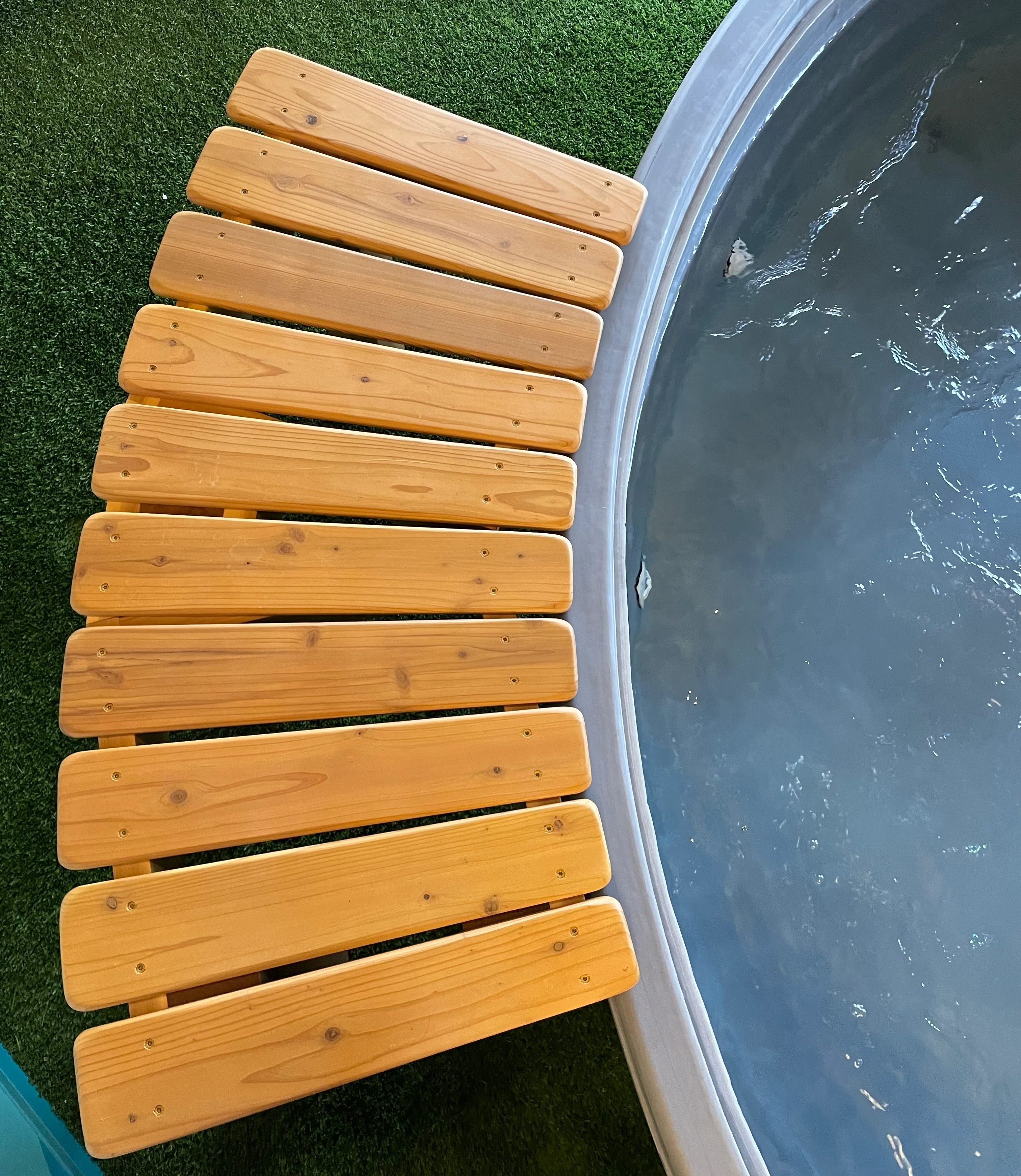 Curved Cedar Bench - Image 4