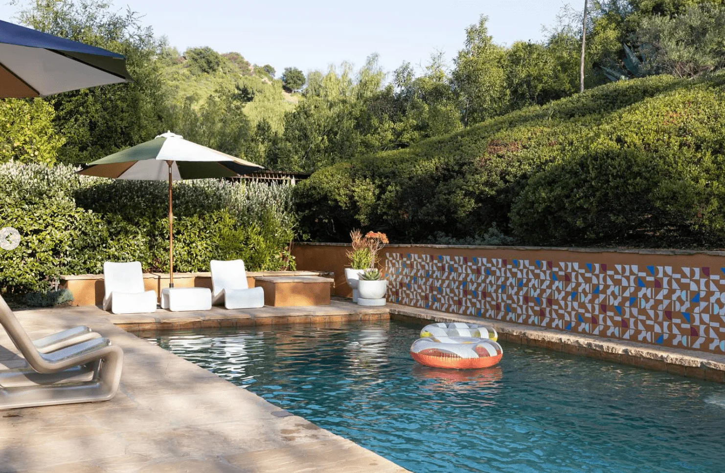 Line Lounge Chair - Image 9