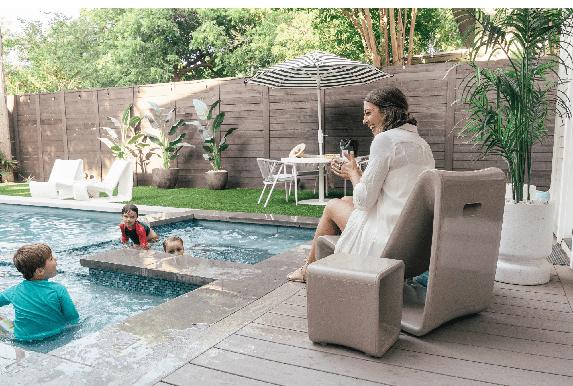 Loop Lounge Chair - Image 3